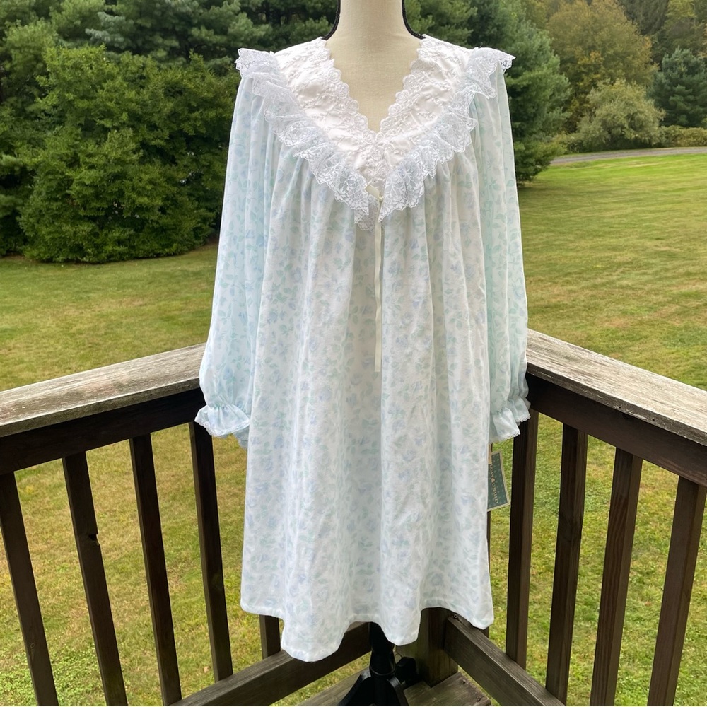 Gilligan O’Malley prairie gown short nightgown flannel cottagecore romantic vtg